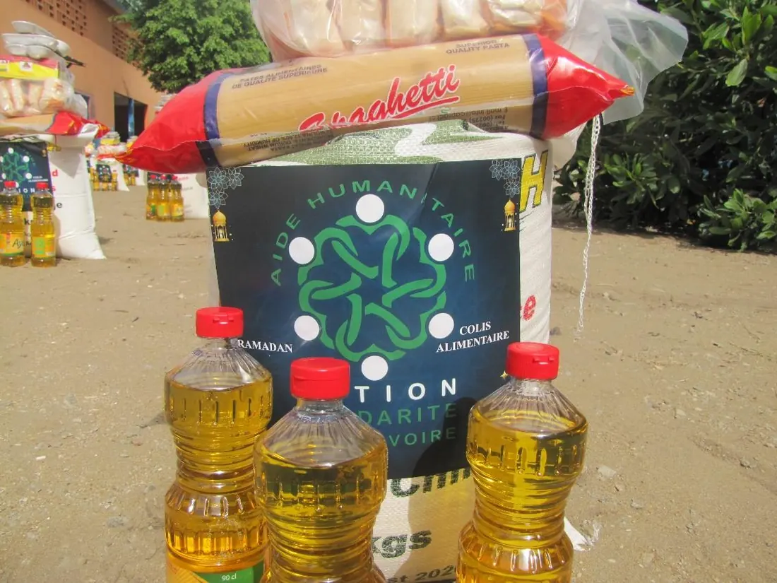 A food kit with its bottles of oil